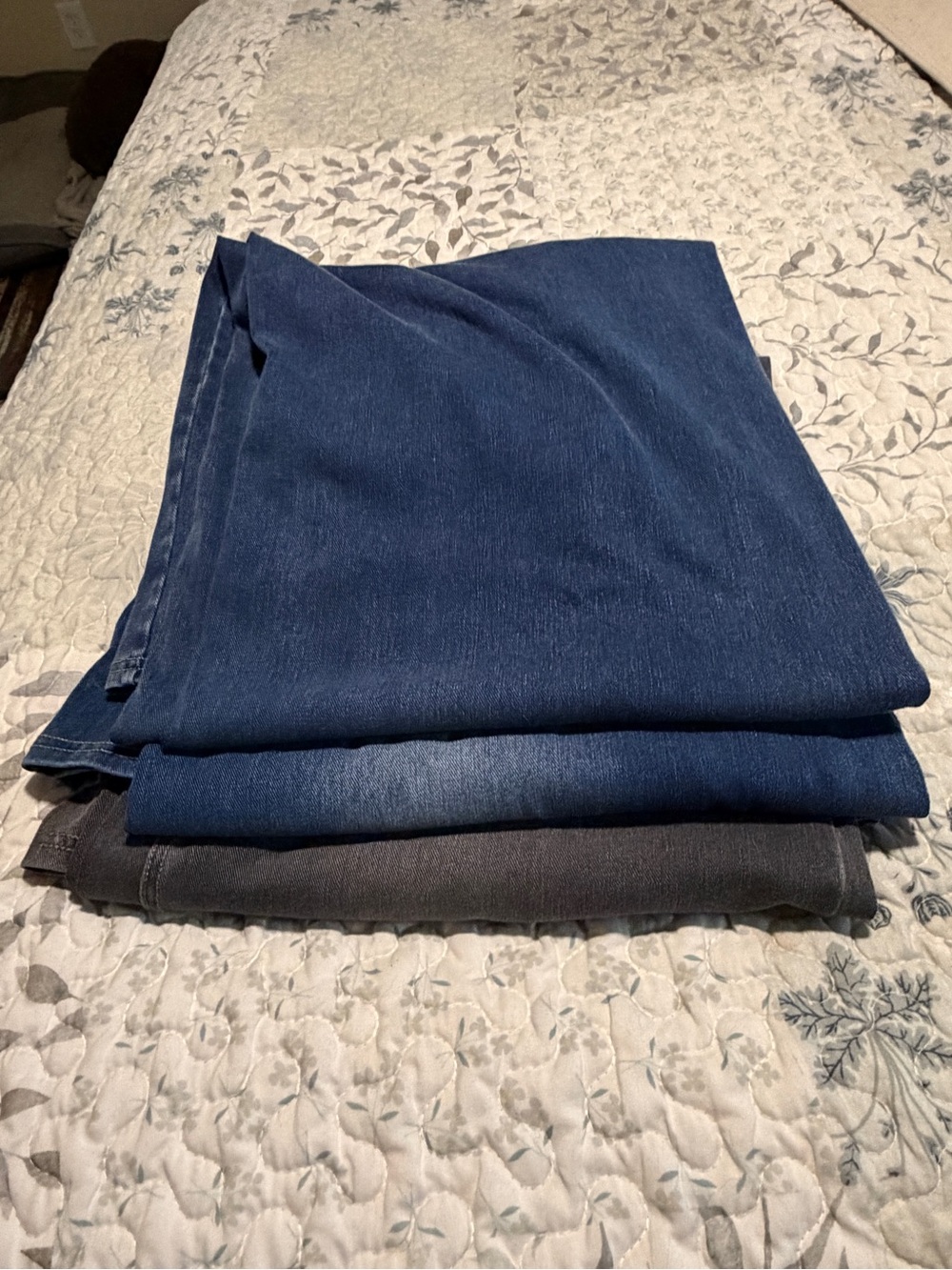 HALARA women’s Straight Jeans in Dark Blue and Charcoal